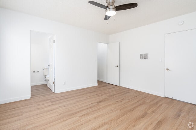 2BR, 2BA - 890SF - Primary Bedroom - 1600 W. 5th St.