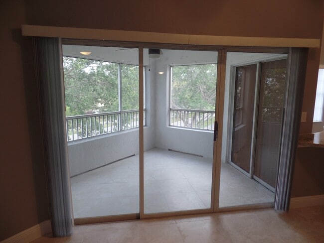 Foto del edificio - 2810 N Oakland Forest Dr