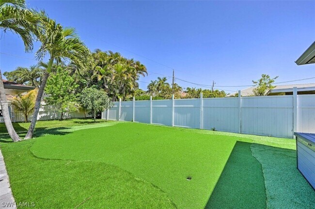 Foto del edificio - 755 94th Ave N