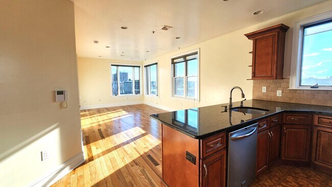 Foto del edificio - 1000 West St