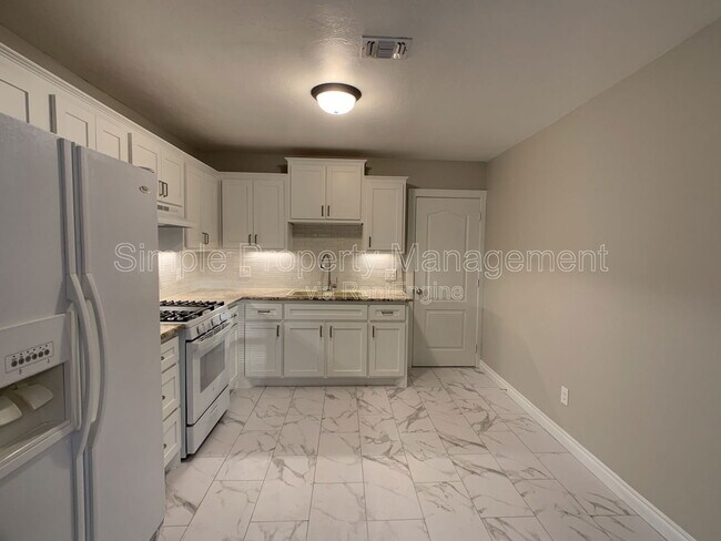 Foto del edificio - 3528 NW 26th St