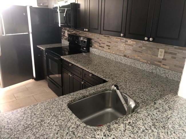 Foto del edificio - 7795 Grande St