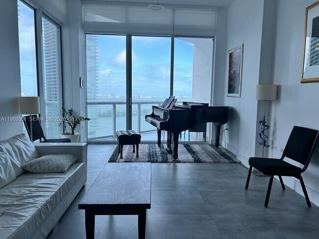 Foto del edificio - 480 NE 30th St