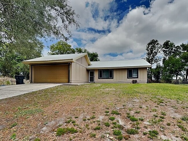 Building Photo - 3127 Forestgreen Dr N
