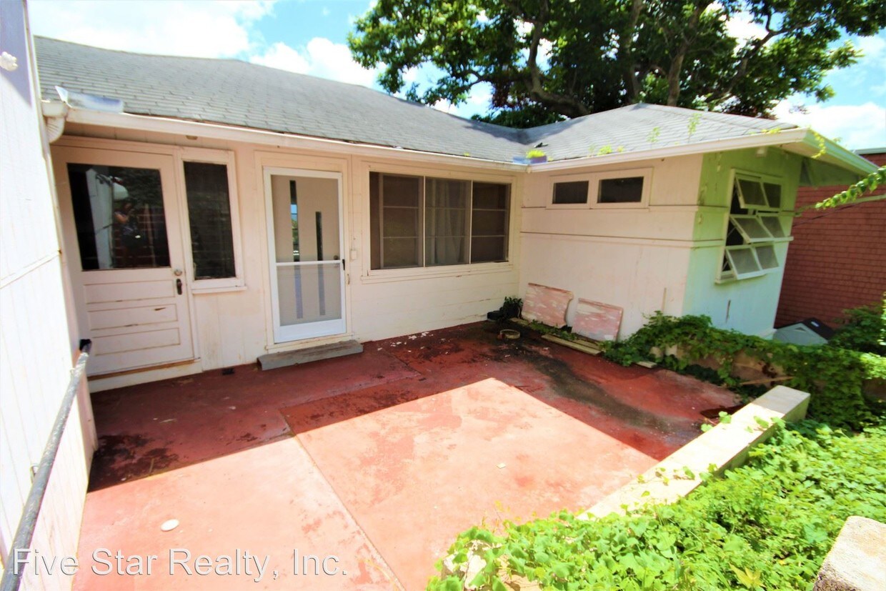 Primary Photo - 4 br, 3 bath House - 2761 Pacific Heights Rd.