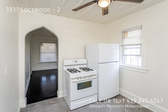 Foto del edificio - 3937 Lockwood-2