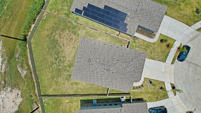 Foto del edificio - 4207 Palmetto Grv Ln