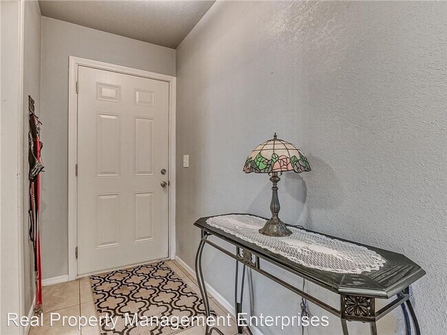 Foto del edificio - 3 br, 2 bath House - 3820 Terry Way
