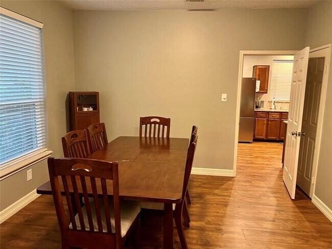 Building Photo - 209 McVoy Dr
