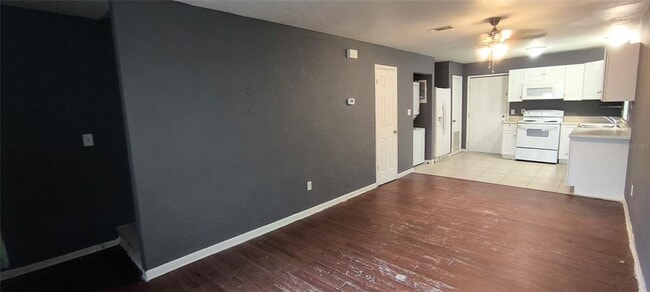 Building Photo - 2640 SW 31st Pl