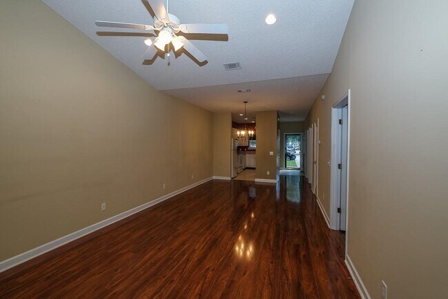 Building Photo - 476 Moss Creek Ln