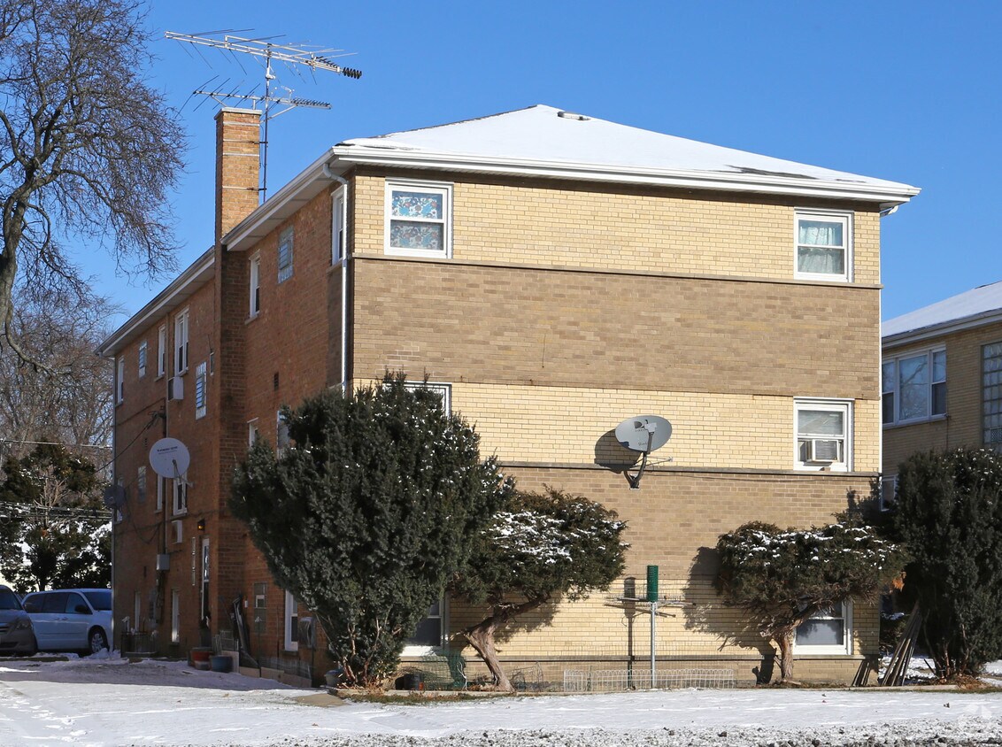 1309 E Roosevelt Rd, Wheaton, IL 60187 Apartments in Wheaton, IL