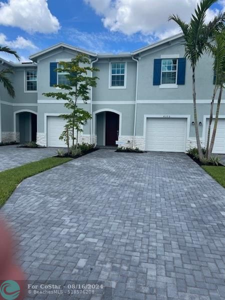 Building Photo - 4393 Hammock Grove Dr