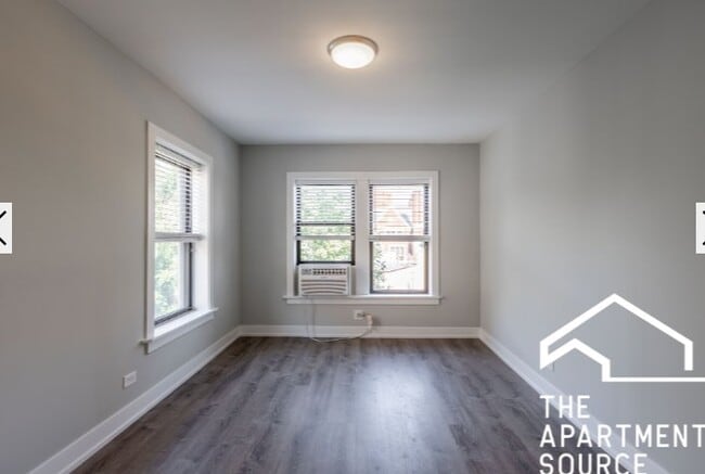 Building Photo - 709 W Brompton Ave