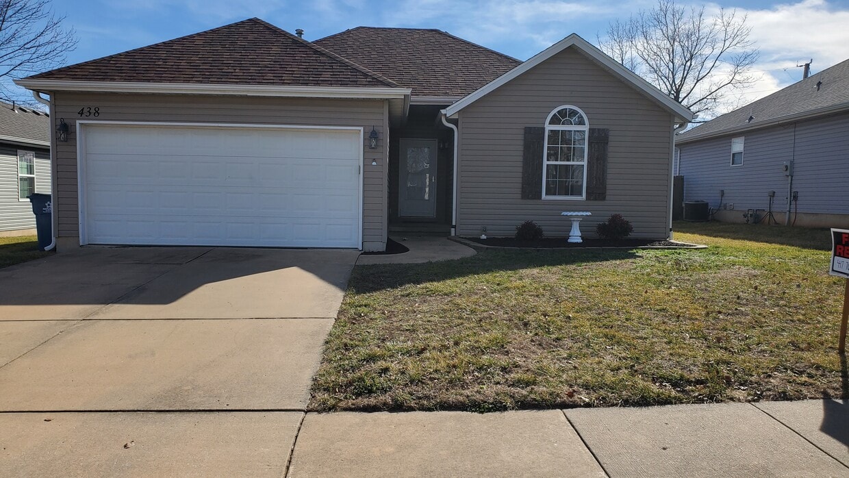 Foto del edificio - 438 White Ash Rd