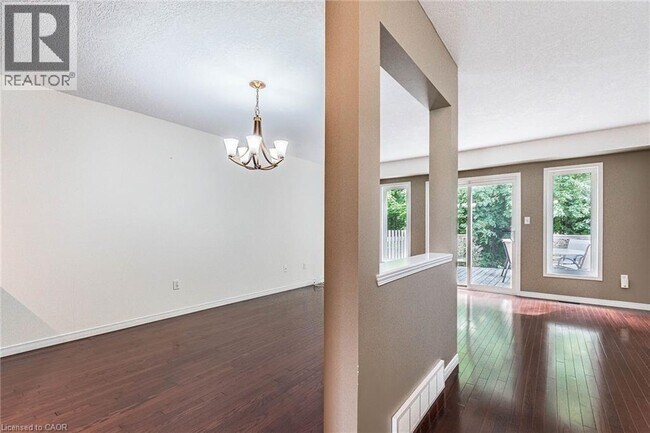 Building Photo - 110 Activa Ave