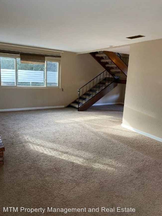 Building Photo - 3 br, 1.5 bath House - 7551 Lookout Loop