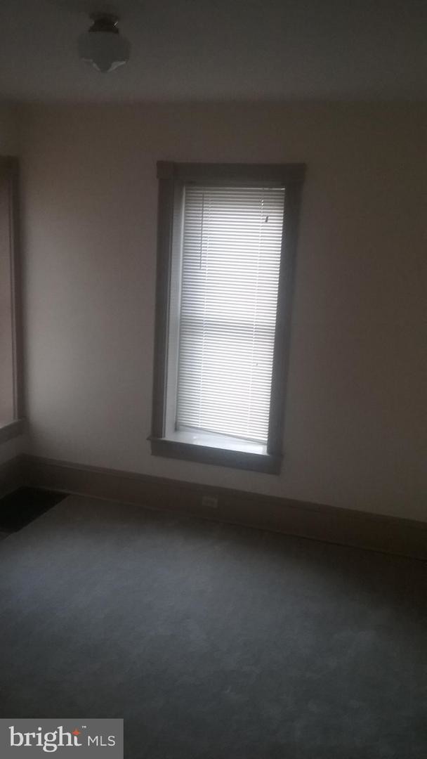 Building Photo - 327 S Park Ave