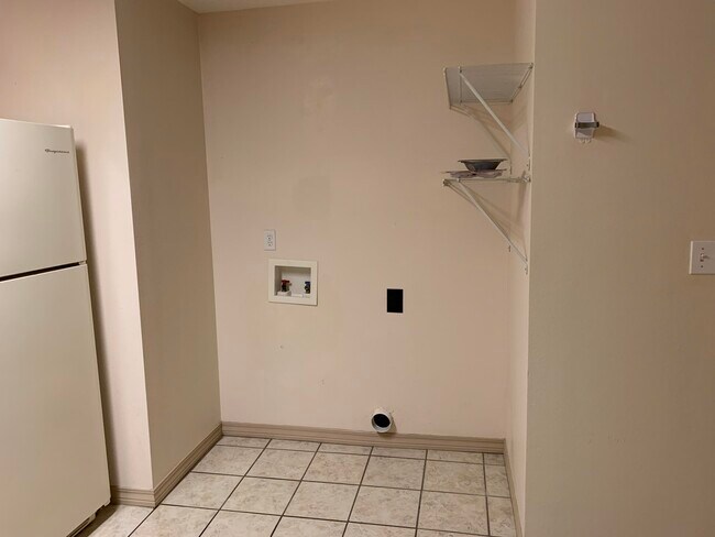 Foto del edificio - 230 Runnymeade Dr