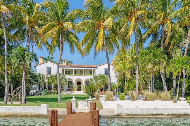 Foto del edificio - 4731 Pine Tree Dr