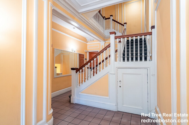 Foto del edificio - 379 Commonwealth Ave