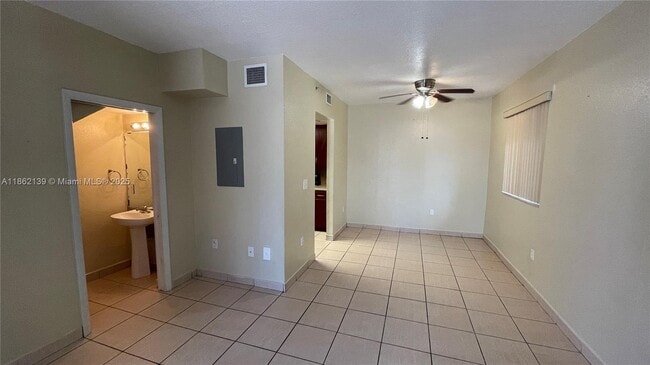 Foto del edificio - 318 E 6th St