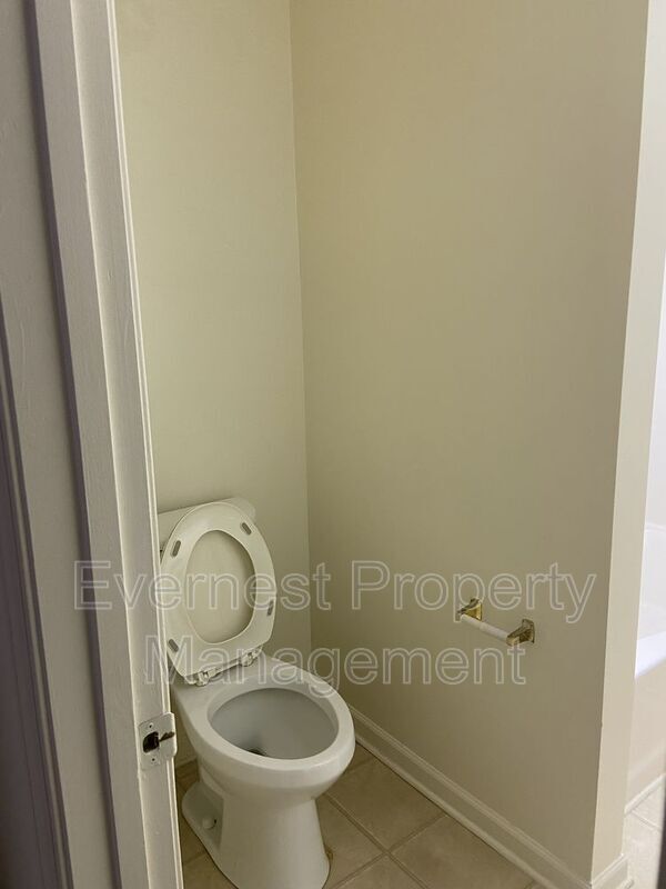Foto del edificio - 9601 Links Way