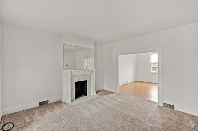 Foto del edificio - AVAILABLE AUGUST 1ST!! BEAUTIFUL 3 BEDROOM...