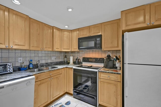 Foto del edificio - 3590 S Ocean Blvd