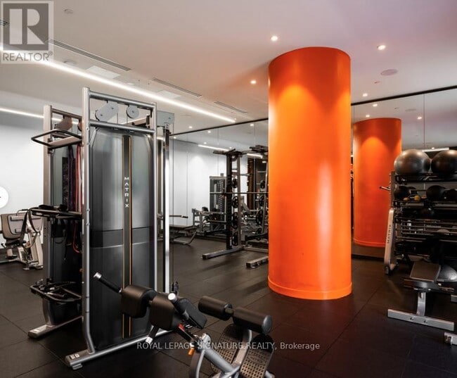 Photo du bâtiment - 40 Lagerfeld Dr