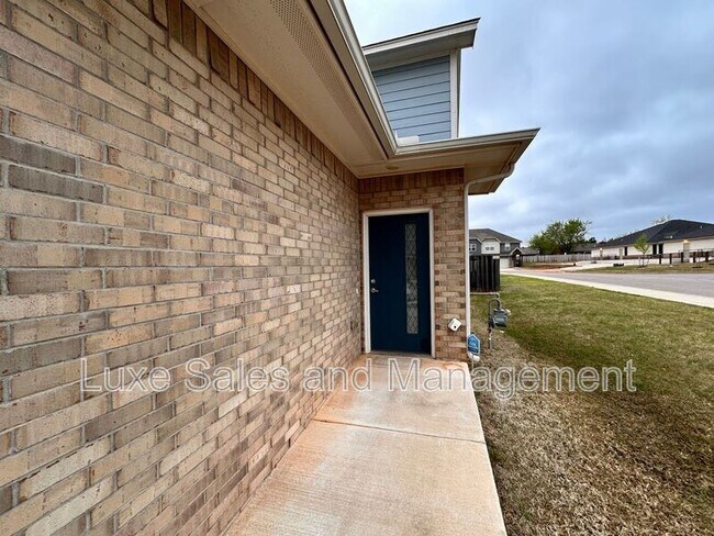 Foto del edificio - 2208 Camino Del Plaza Ln Ln