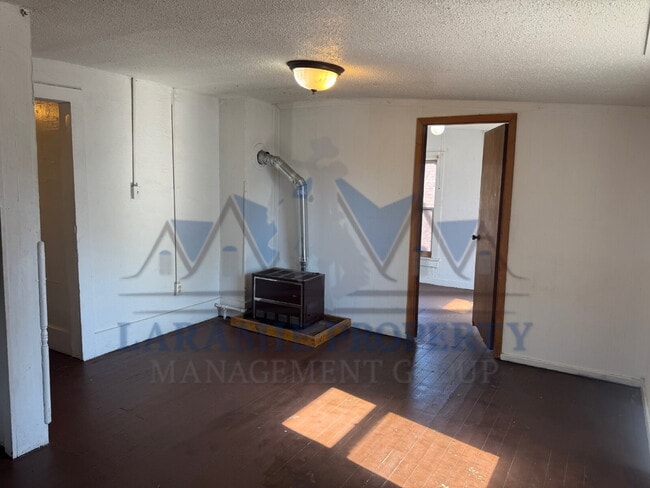 Building Photo - 2 bedroom + Office upstairs