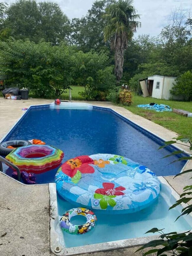 Building Photo - 260 Graball Cutoff