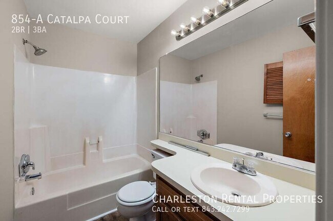 Foto del edificio - 854-A Catalpa Court-