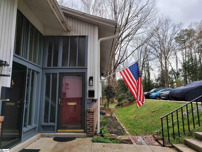 Building Photo - 83 Briarview Cir