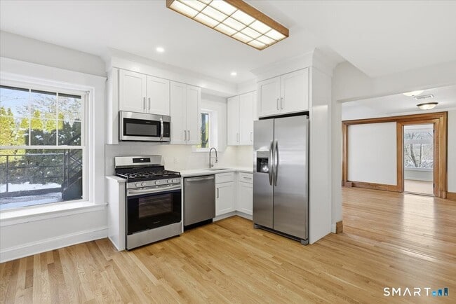 Foto del edificio - 2750 Whitney Ave