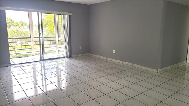 Foto del edificio - 2800 NW 56th Ave