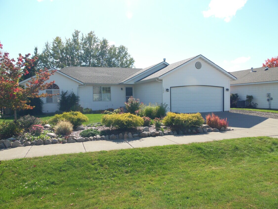 1290 W Cardinal Ave, Hayden, ID 83835 House Rental in Hayden, ID