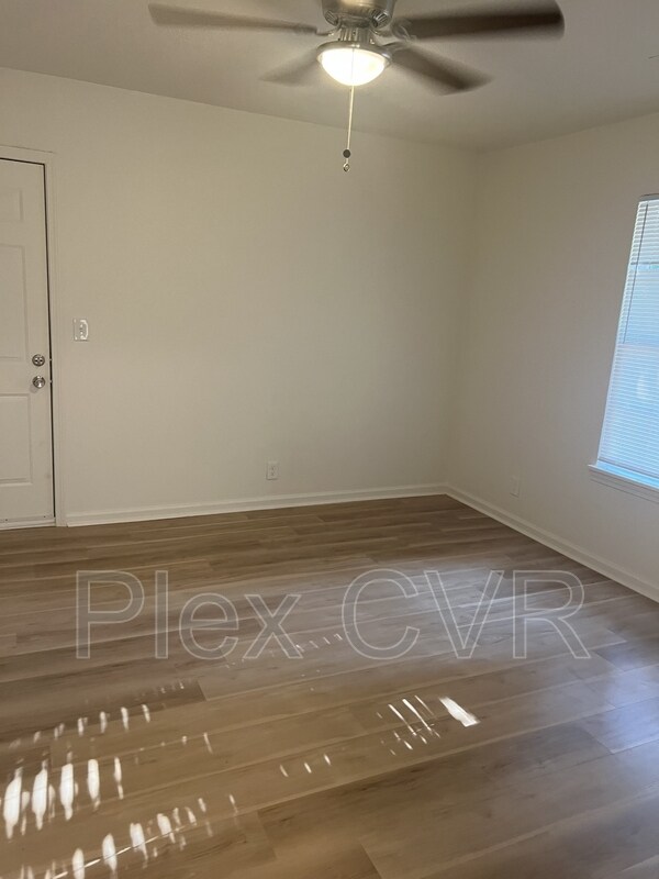 Foto del edificio - 3111 Urban Ave