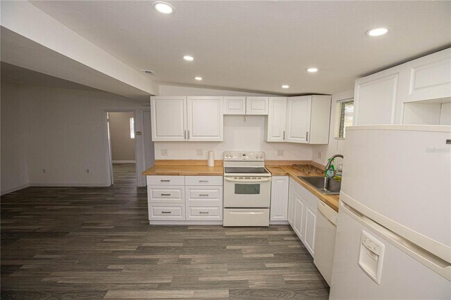 Building Photo - 177 Marillo Ln