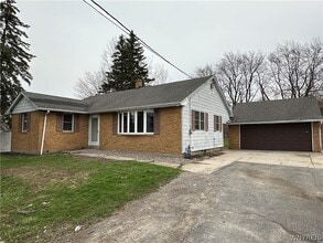 Building Photo - 2791 N Forest Rd