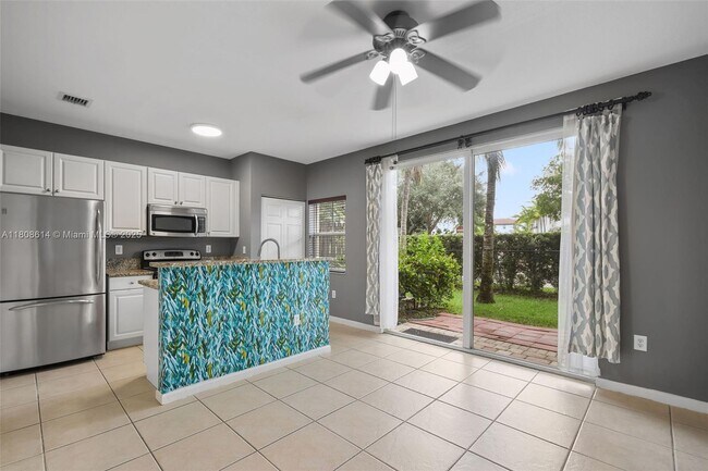 Foto del edificio - 2741 SW 120th Ter