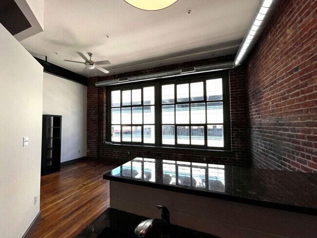 Foto del edificio - 1322 W Broad St