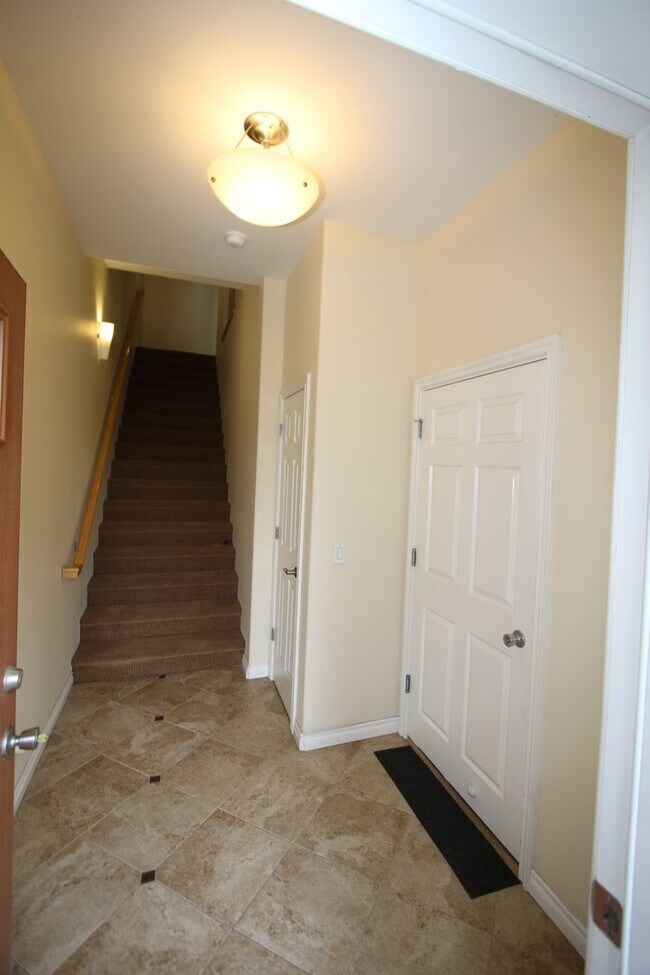 Foto del edificio - 250 Cook Inlet Loop