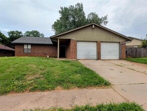 Building Photo - 3729 SE 48th Pl