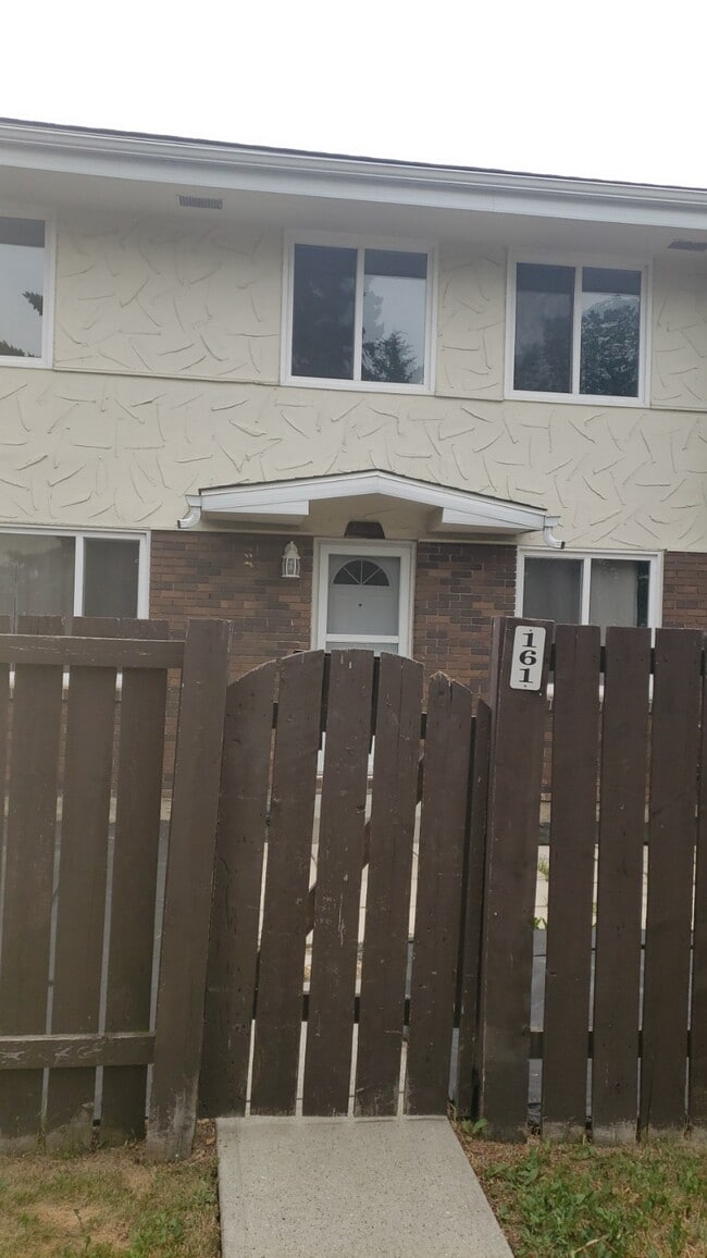 Building Photo - 161 Roseland Vlg NW