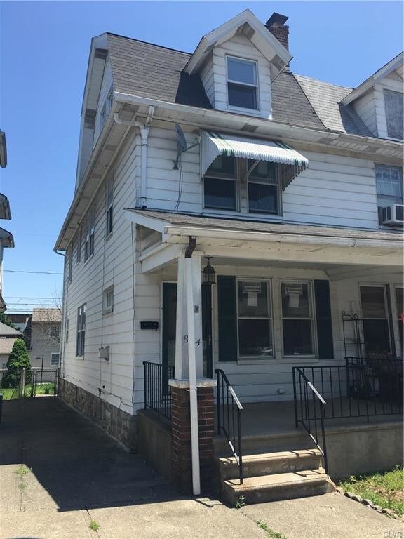 Building Photo - 824 Fernwood St