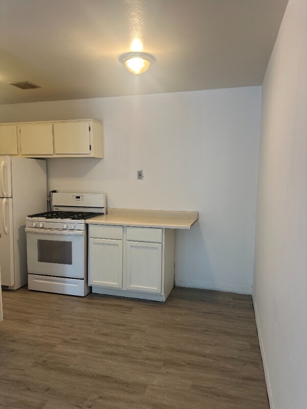 Building Photo - 363 Hawthorne Cir