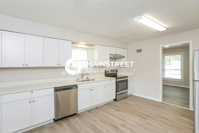 Foto del edificio - 4 Bedroom Pet-Friendly Home in Kansas City...