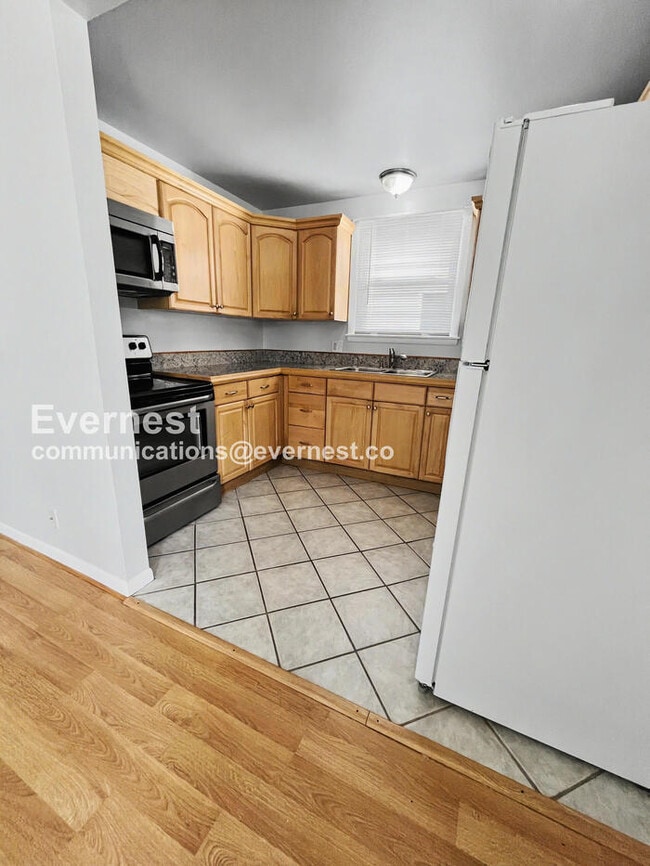 Foto del edificio - 613 Hillsboro Rd